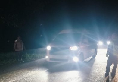 Jalan Licin Akibat Tumpahan Solar, Truk Pengangkut Elpiji Terbalik di Tadu Raya