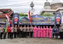 Kapolres Nagan Raya Tinjau Pos Pengamanan Hari Kedua Operasi Ketupat Seulawah 2026, Bhayangkari Berikan Parsel untuk Personel