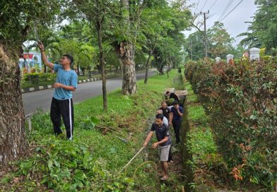 Waka Polres Pimpin Gotong Royong Bersihkan Aspol, Dukung Program ASRI Pemerintah