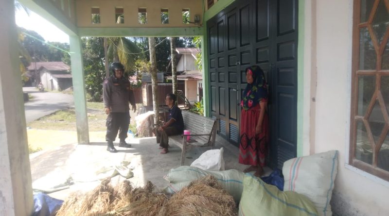 PERSONEL POLSEK BEUTONG LAKSANAKAN PATROLI DIALOGIS UNTUK MENINGKATKAN HARKAMTIBMAS