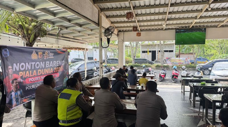 Polres Nagan Raya Dan Polsek Jajaran Gelar Nonton Bareng Piala Dunia Fifa World Cup 2026 Bersama Masyarakat