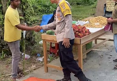 Bhabinkamtibmas Polsek Darul Makmur Sambangi Warga, Sampaikan Pesan Kamtibmas