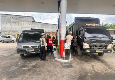Polsek Darul Makmur Pantau Distribusi BBM di Dua SPBU, Pastikan Pengisian Berjalan Aman dan Tertib