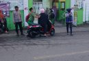 Polsek Seunagan Gelar Strong Point Pagi di Depan MIN Jeuram, Pastikan Arus Lalu Lintas Aman dan Lancar