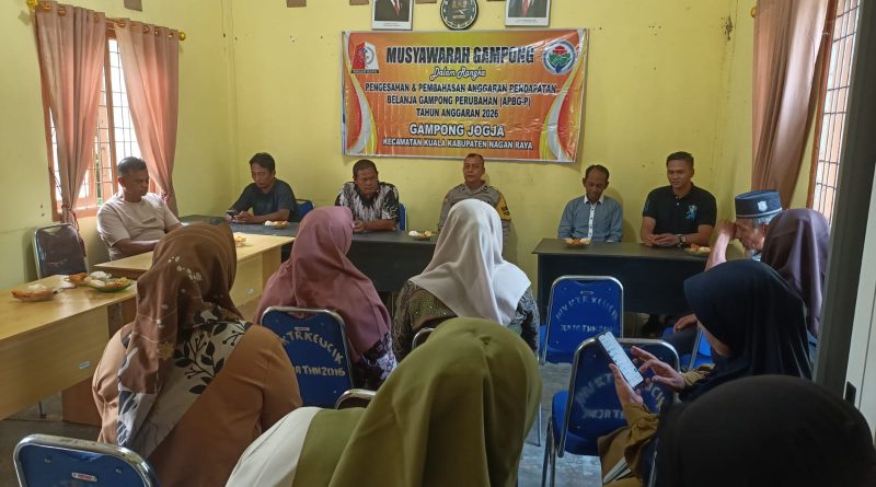 Bhabinkamtibmas Polsek Kuala Monitor Musyawarah Gampong Penyusunan RKPG Perubahan di Gampong Jokja